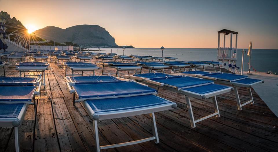 La Marsa Vacances Мондело Екстериор снимка